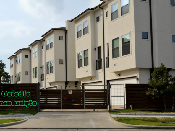 Niska zabudowa z ogrodzeniem